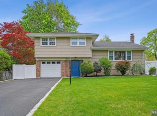 133 Roxbury Rd, Dumont, NJ 07628
