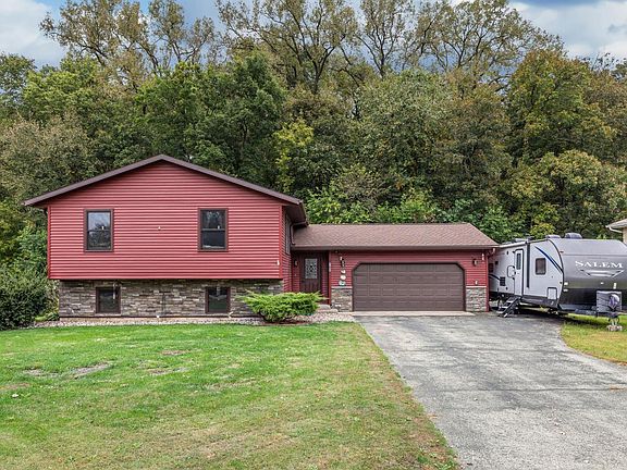 2nd image of 703 Evergreen DRIVE