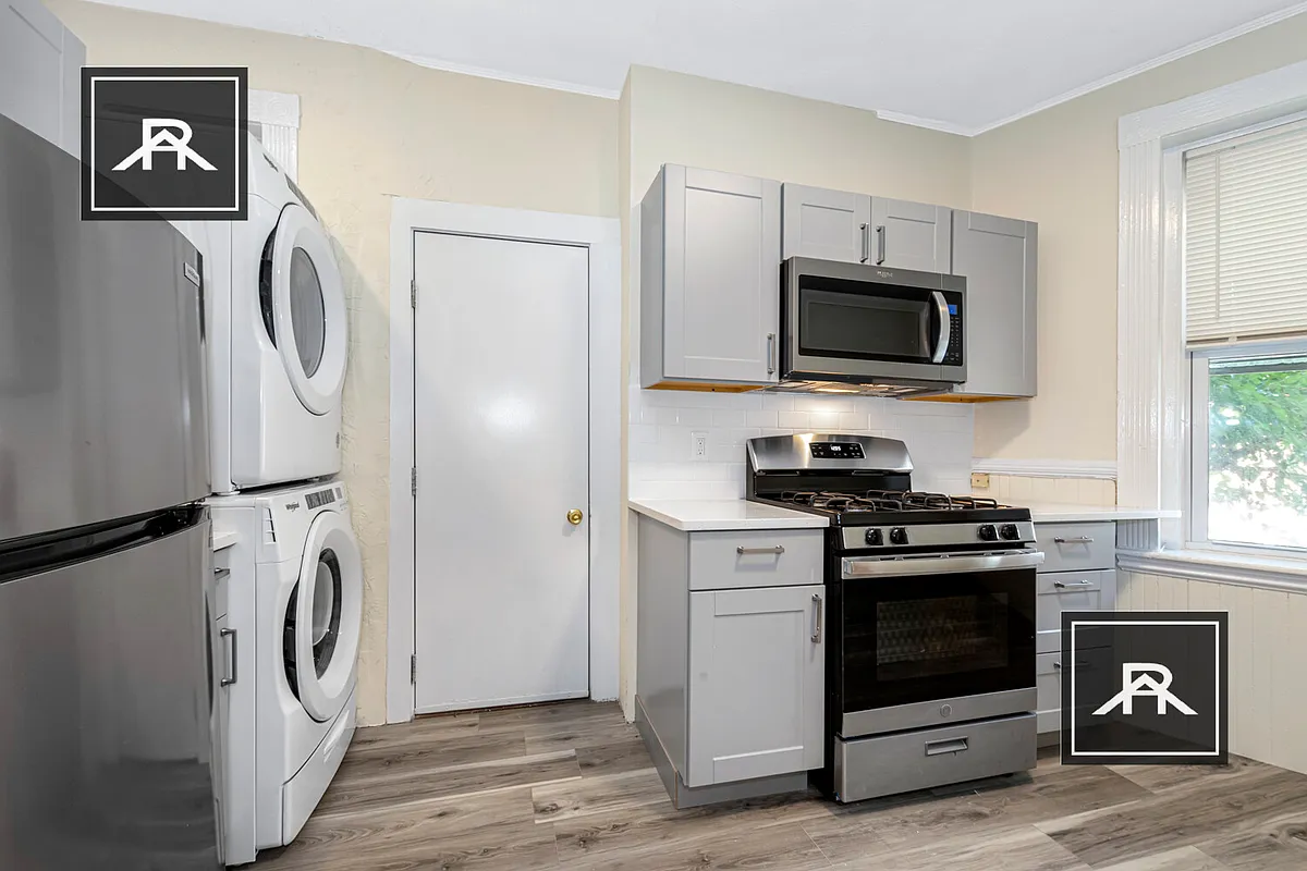 Building Photo - 48 Brackett St #2