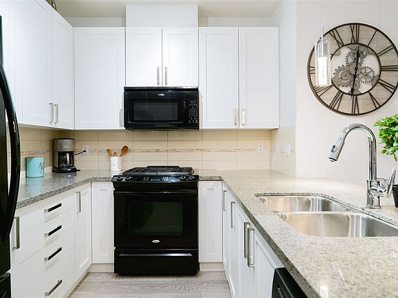 4th image of 15918 26th Ave #219