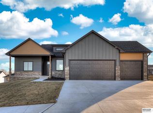 16959 Benjamin St, Bennington, NE 68007
