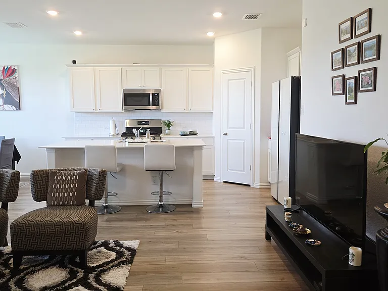 3321 Kingsdown Dr — Photo 8