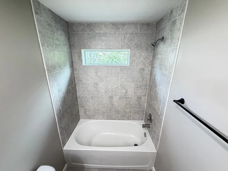 867 Glencove Ave NW — Photo 15