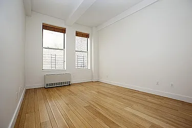 Rented by R New York