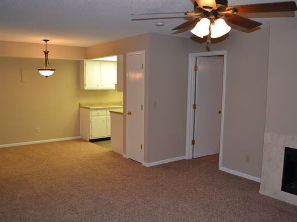 411 Woodside Trl #D-1