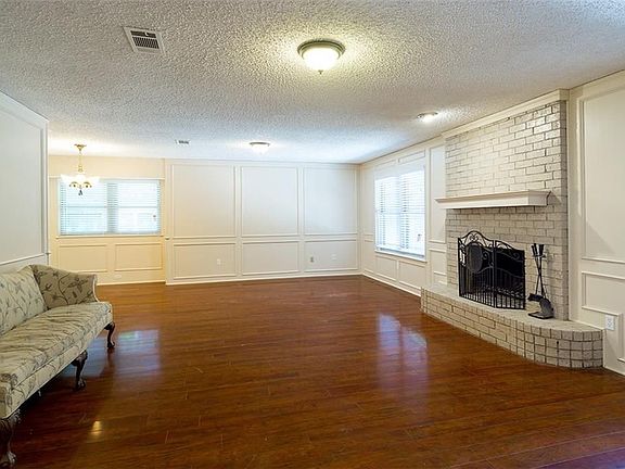 4th image of 1116 Brandon Ct