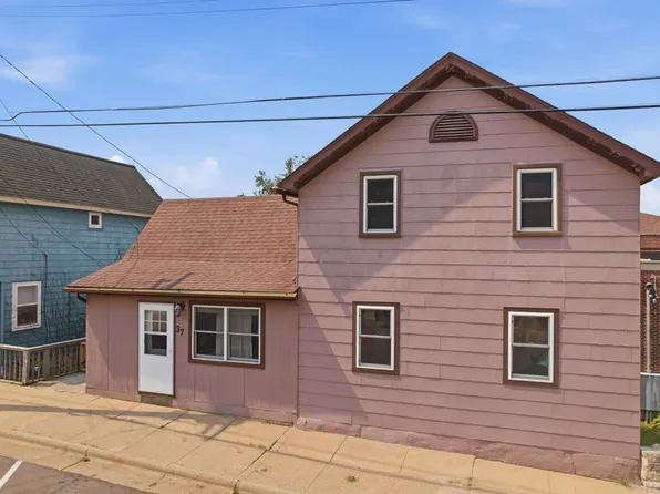 37 N Hill St, Fountain City, WI 54629