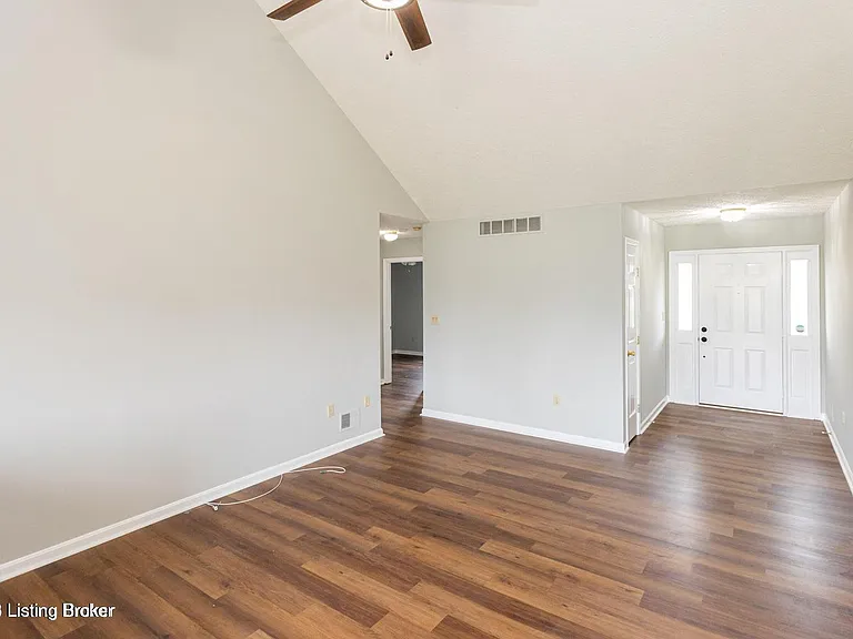 9104 1/2 Fairridge Dr — Photo 8