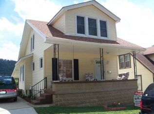 19 Elm St, Bridgeport, OH 43912