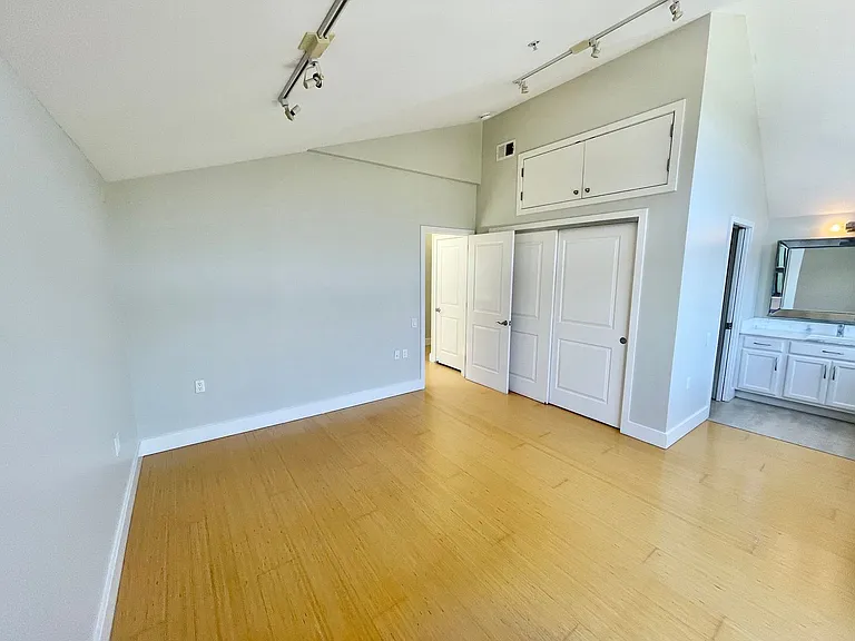 638 19th St #11 — Photo 20