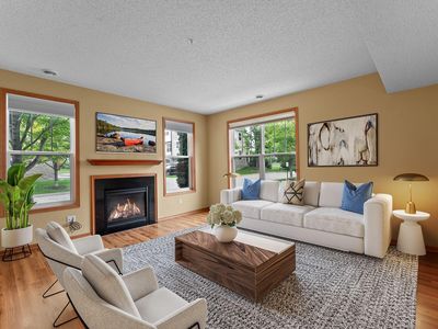 1826 Colonial Ln UNIT 4, Chanhassen, MN, 55317