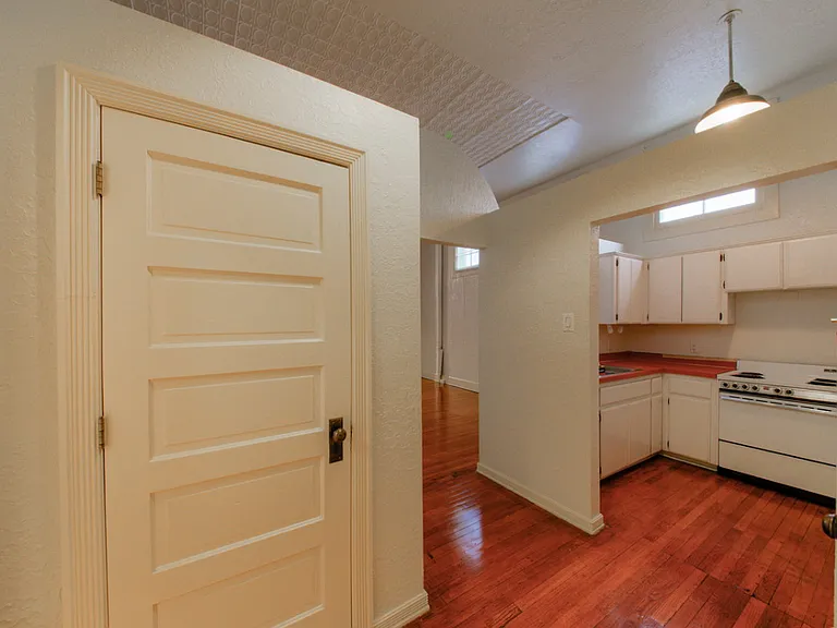 Renovated Apartments in the Historic Broadway Market Building — Photo 58