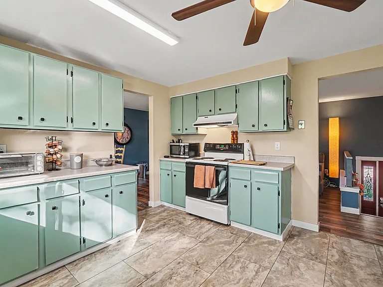 1310 Brookfield Dr — Photo 16