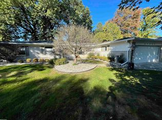 37431 Tall Oak Dr, Clinton Township, MI 48036