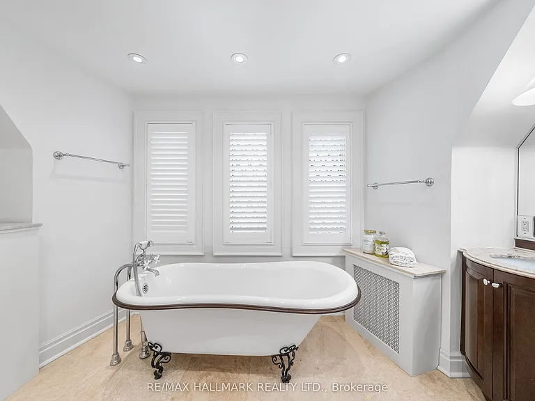 16 Elderwood Dr — Photo 22
