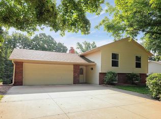 10570 Union Terrace Ln N, Maple Grove, MN 55369