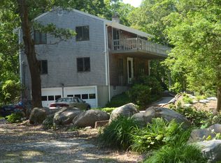 11 Dearborn Ave, Falmouth, MA 02540