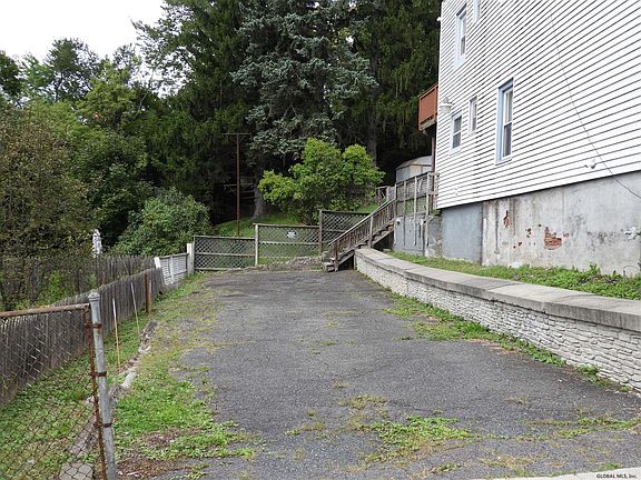 3rd image of 66 Lincoln Ave