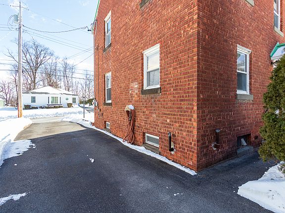 5th image of 38 Plymouth Ave