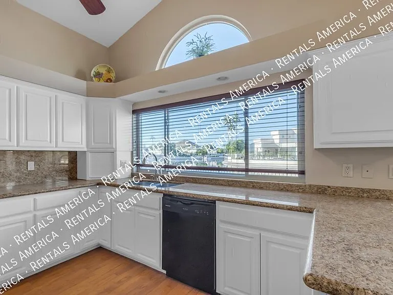 5822 W Abraham Ln — Photo 15