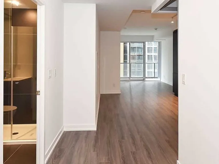20 Edward St #708 — Photo 4