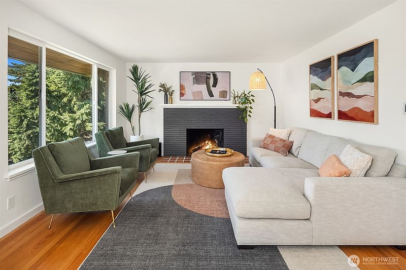 3rd image of 2502 NE 68th Street