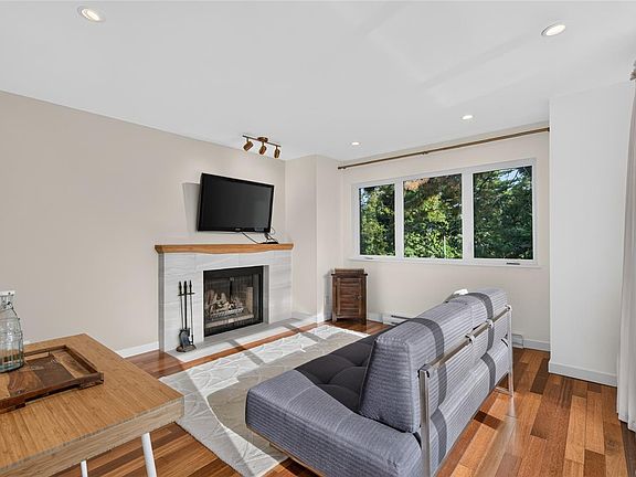 4th image of 1619 Morrison St #303
