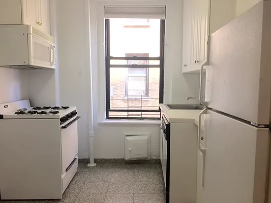 Rented by Metropolitan Equities | media 11