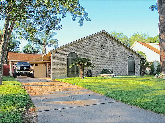 4th image of 2114 Victoria Ct