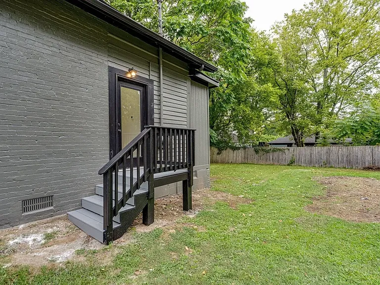 1503 N Chamberlain Ave — Photo 20