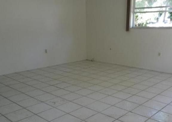3rd image of 1651 23rd St