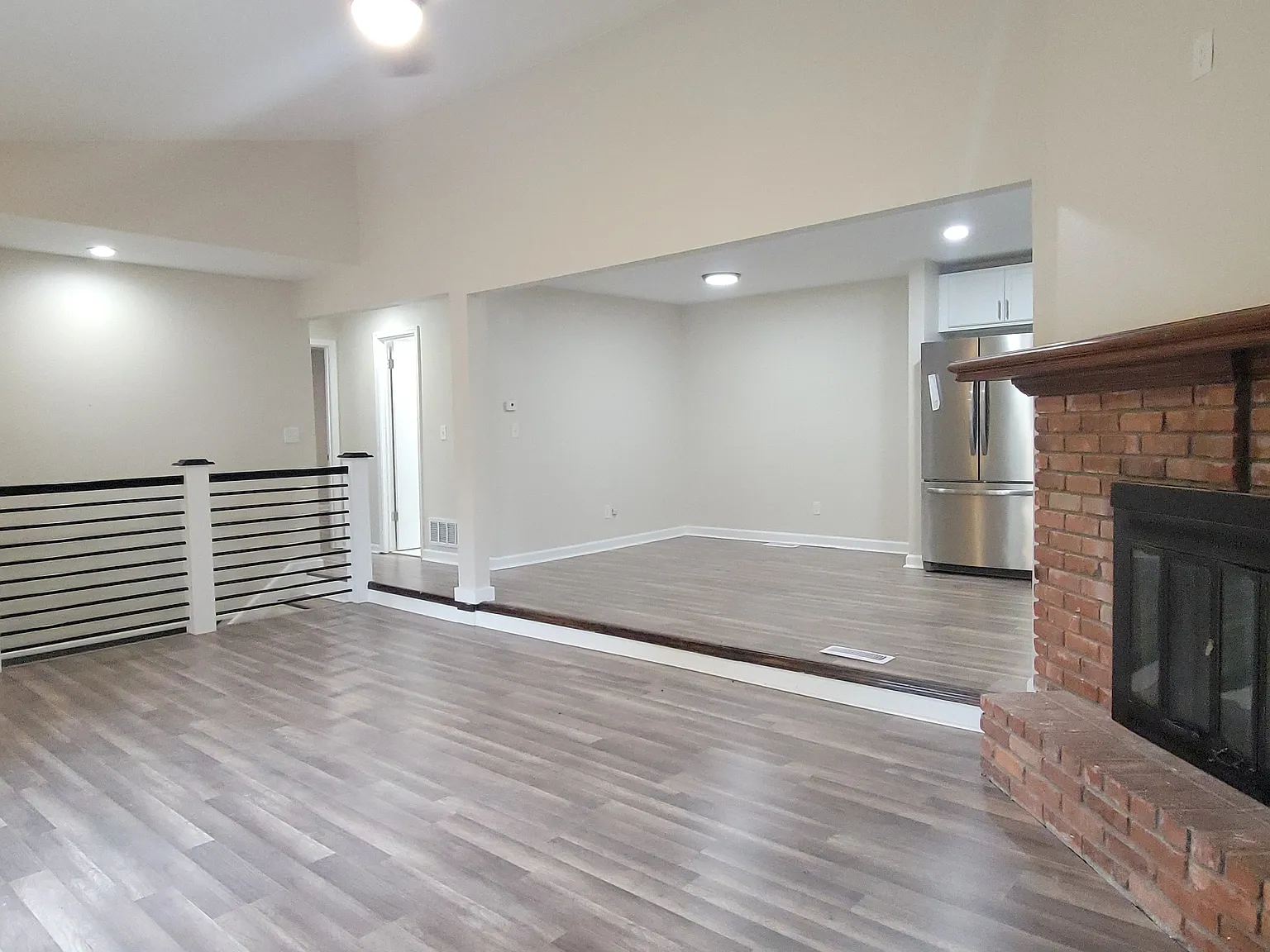 3 bed, 2256 sqft, $1,975 — Photo 4