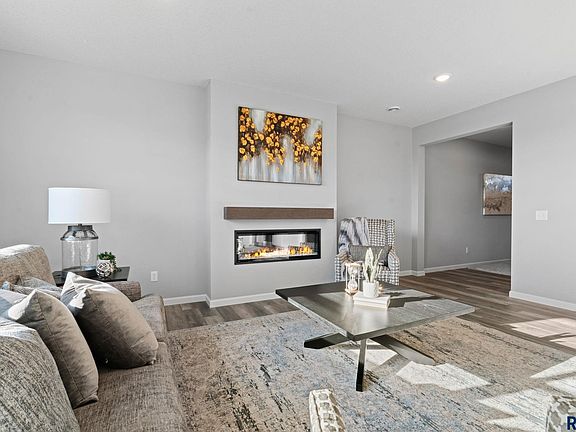 5th image of 213 Thelma Ave