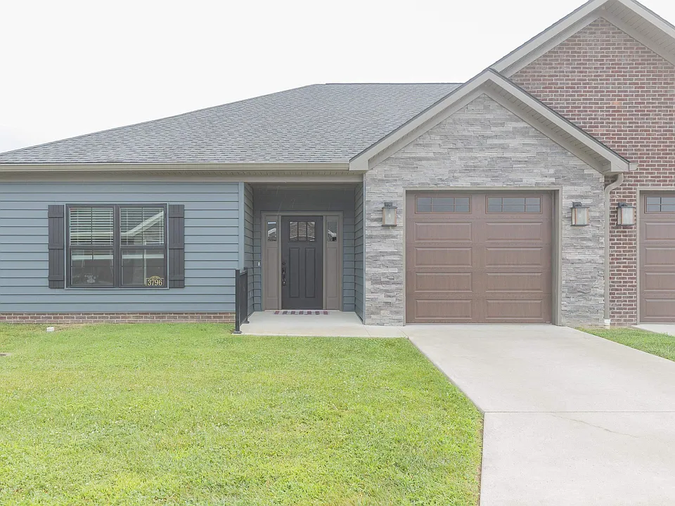 3796 High Pointe Ln