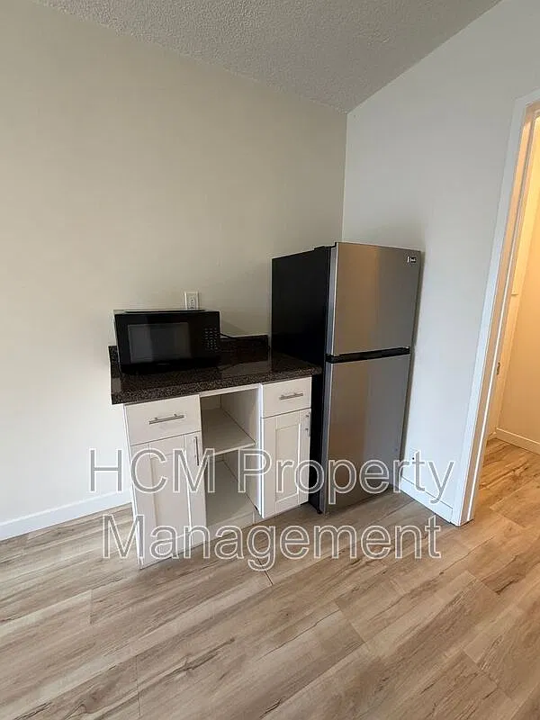 Studio, 1.0 bath, $1,395 — Photo 4