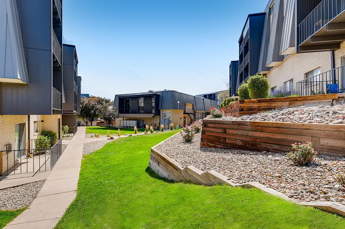 Flats at Pinecliff — Photo 1