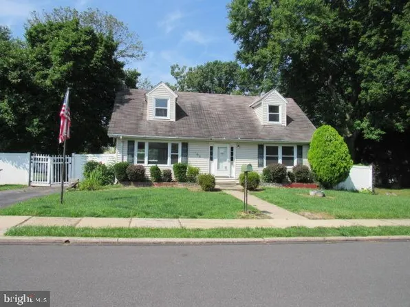 165 Youngs Ave, Woodlyn, PA 19094