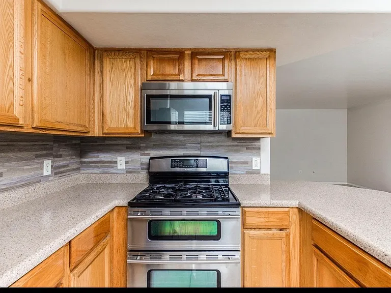 6809 S 39th Ln — Photo 16