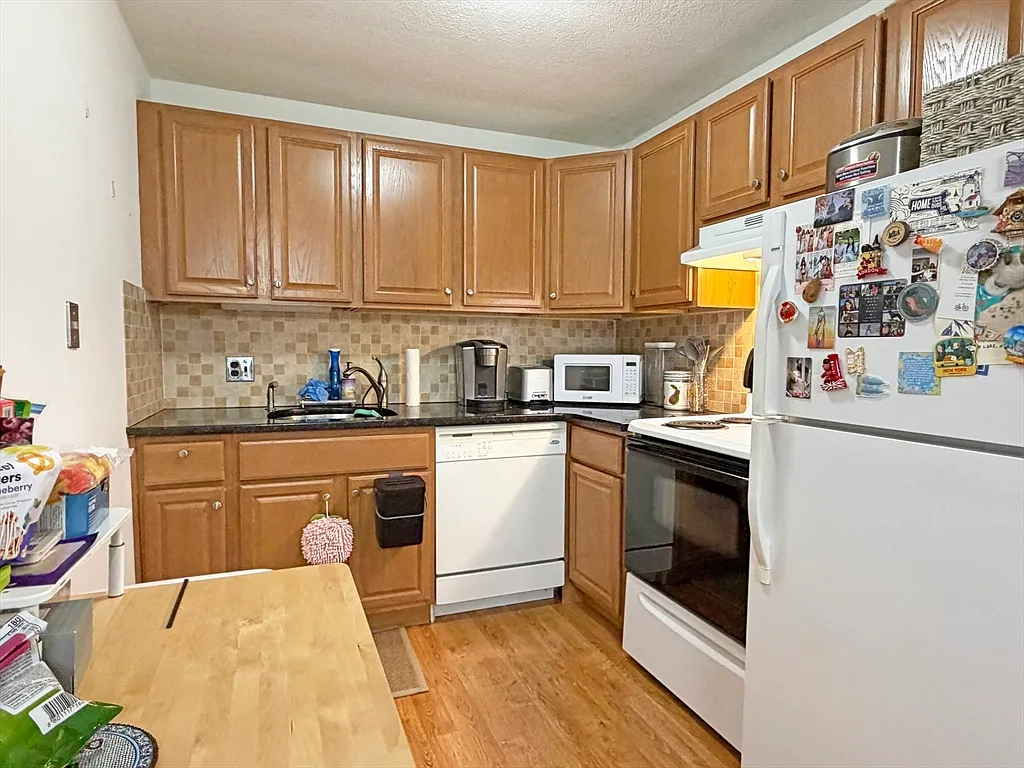 1 bed, 1.0 bath, 715 sqft, $2,350 — Photo 4