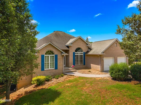 211 Mariners Ln, Dandridge, TN 37725