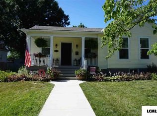 165 9th St, Lincoln, IL 62656