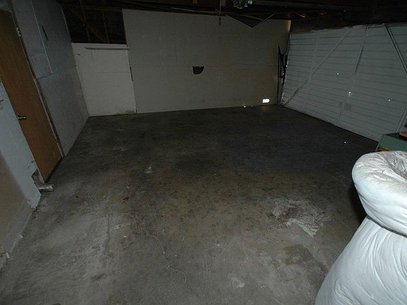 4th image of 555 S Taylor St