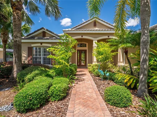 2021 Stefano Ct, Mount Dora, FL 32757