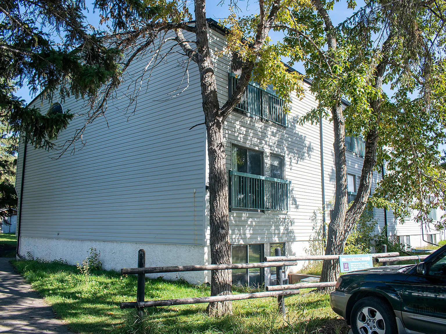 Cochrane House Apartments — Photo 1