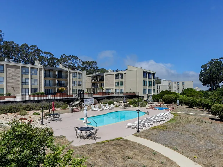 380 Vallejo Dr #128 — Photo 39