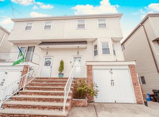 78 Stack Dr, Staten Island, NY 10312