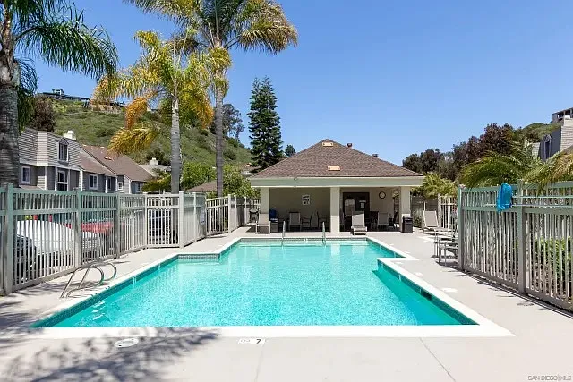3766 Balboa Ter #F — Photo 32