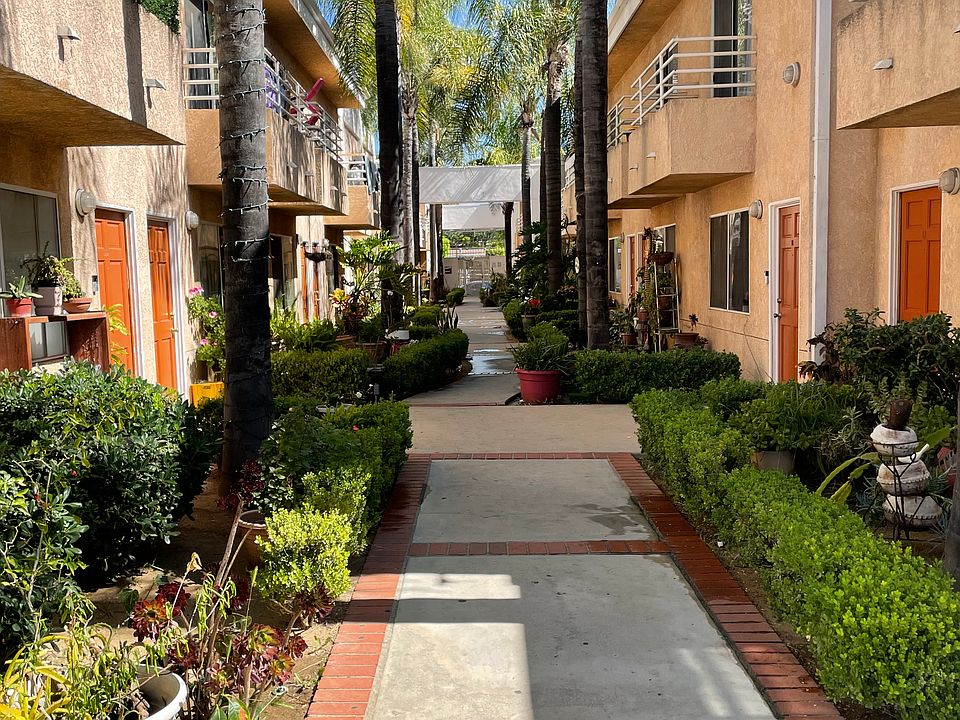 1st image of 9575 Laurel Canyon Blvd #9