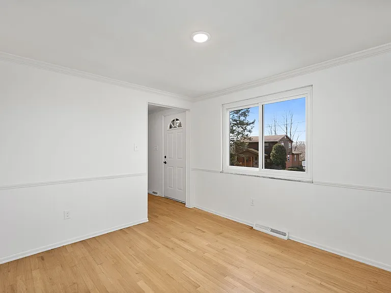 743 Elm Dr — Photo 14