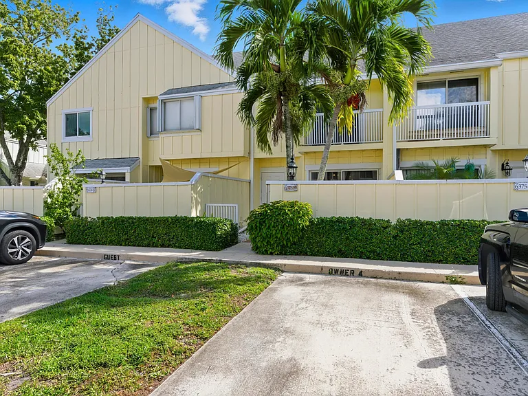 6375 Riverwalk Ln #4 — Photo 3